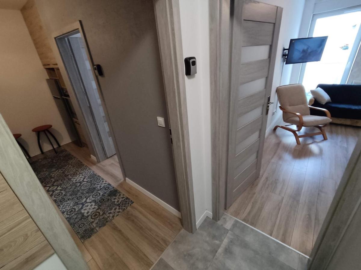 1120 Smialego 41 - Tanie Pokoje W Apartamencie - Samodzielne Zameldowanie - Self Check In Poznan Ngoại thất bức ảnh