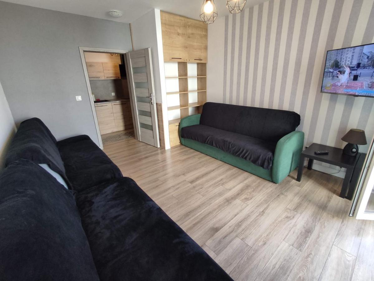 1120 Smialego 41 - Tanie Pokoje W Apartamencie - Samodzielne Zameldowanie - Self Check In Poznan Ngoại thất bức ảnh