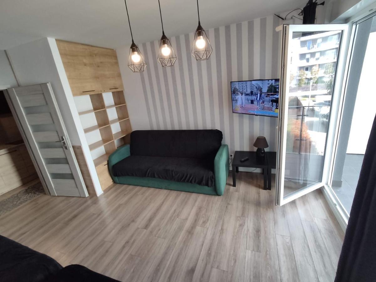1120 Smialego 41 - Tanie Pokoje W Apartamencie - Samodzielne Zameldowanie - Self Check In Poznan Ngoại thất bức ảnh