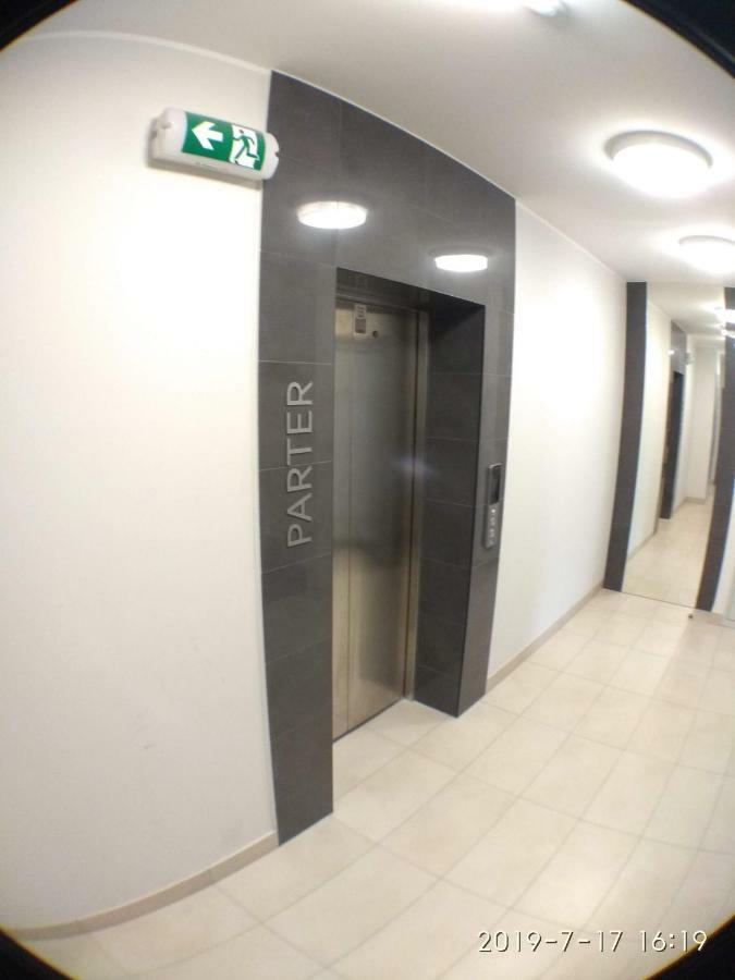 1120 Smialego 41 - Tanie Pokoje W Apartamencie - Samodzielne Zameldowanie - Self Check In Poznan Ngoại thất bức ảnh