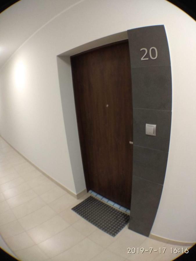 1120 Smialego 41 - Tanie Pokoje W Apartamencie - Samodzielne Zameldowanie - Self Check In Poznan Ngoại thất bức ảnh